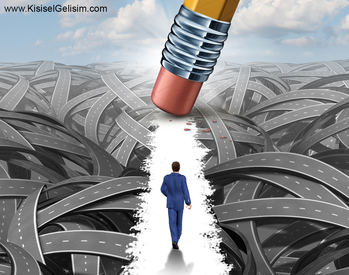 Запутанный путь жизни. Неограниченный выбор. Неограниченность картинки. Кто покупается мотоцикл ключом. Человек в неопределенности.